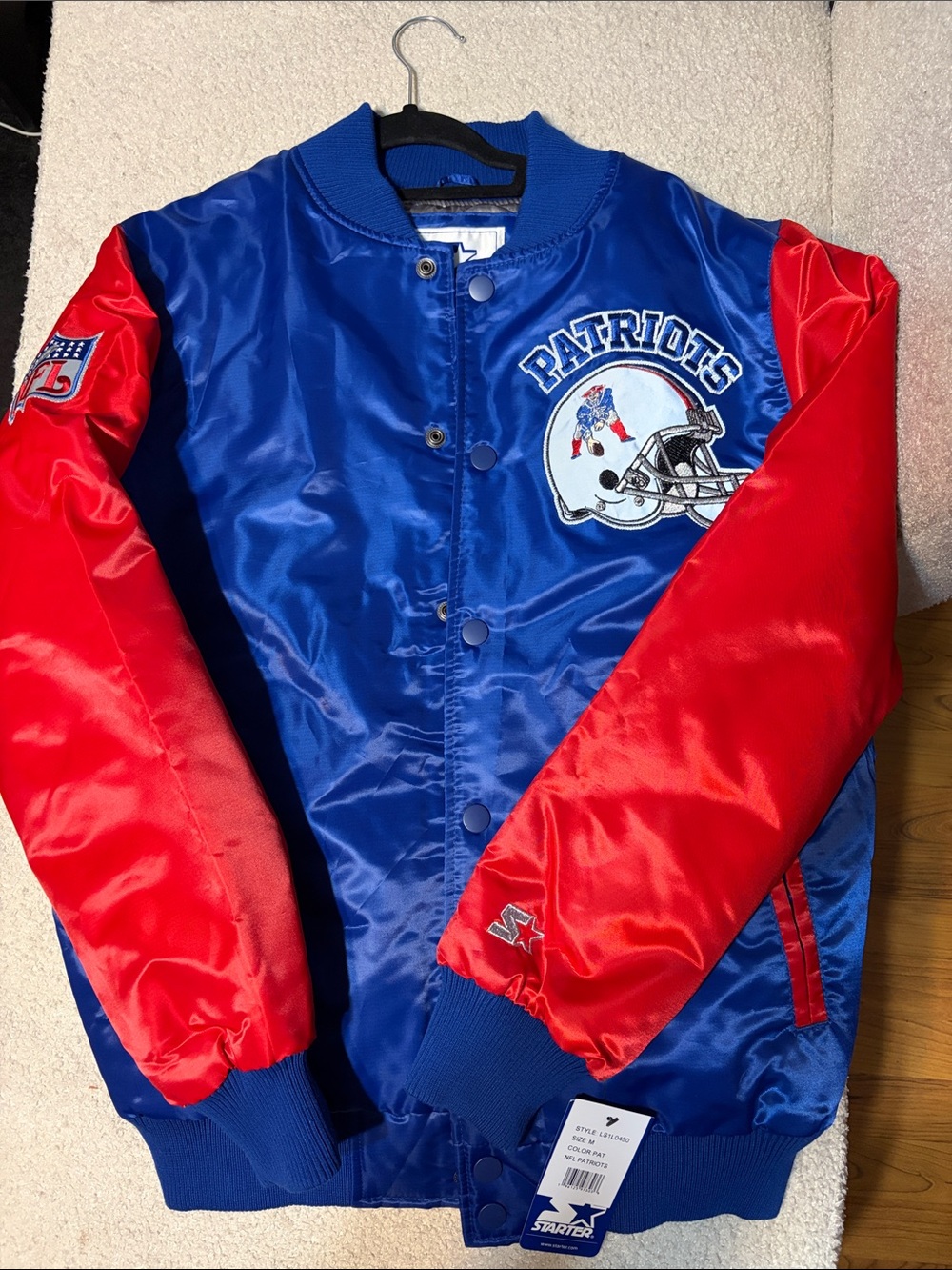 STARTER Blue and Red New England Patriots Satin Puffer Jacket